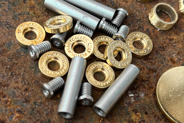 klingen-coach-veredelung-pins-colt-patronenhuelsen